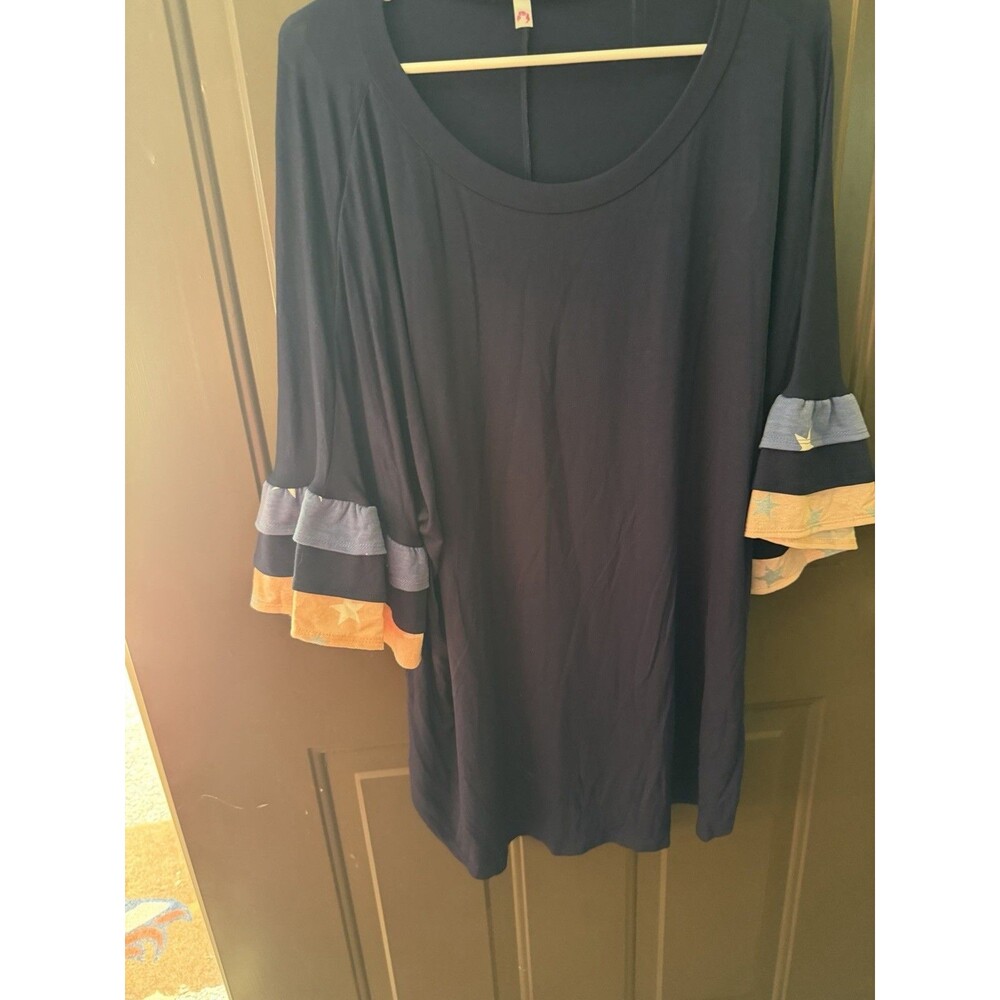 Women’s plus Size 3X  Bell Sleeves